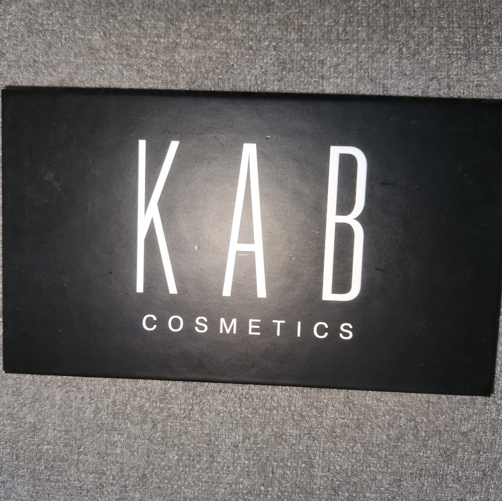 KAB Cosmetics Day & Night Eyeshadow Pallette